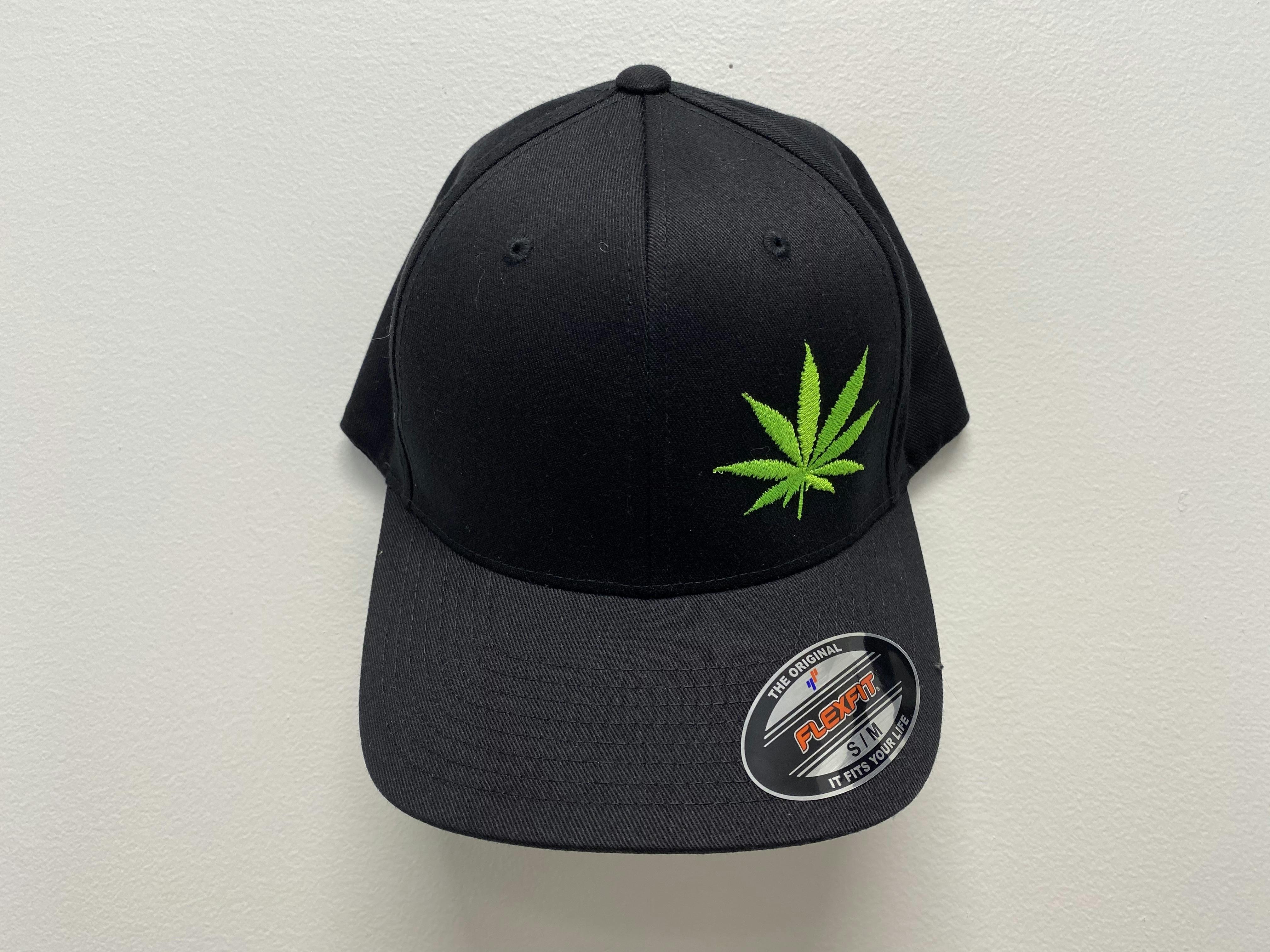 Black Hat w/ No Leaf (S/M)