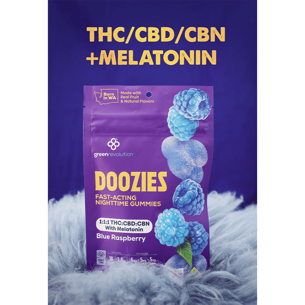 1:1:1 Blue Raspberry w/ Melatonin [10pk] (50mg THC/50mg CBD/50mg CBN/25mg Melatonin) | Green Revo...