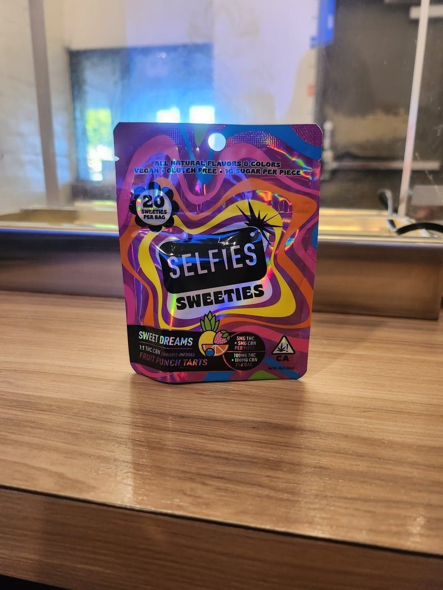 SELFIES - SWEET: Dreams Fruit Punch Sweeties