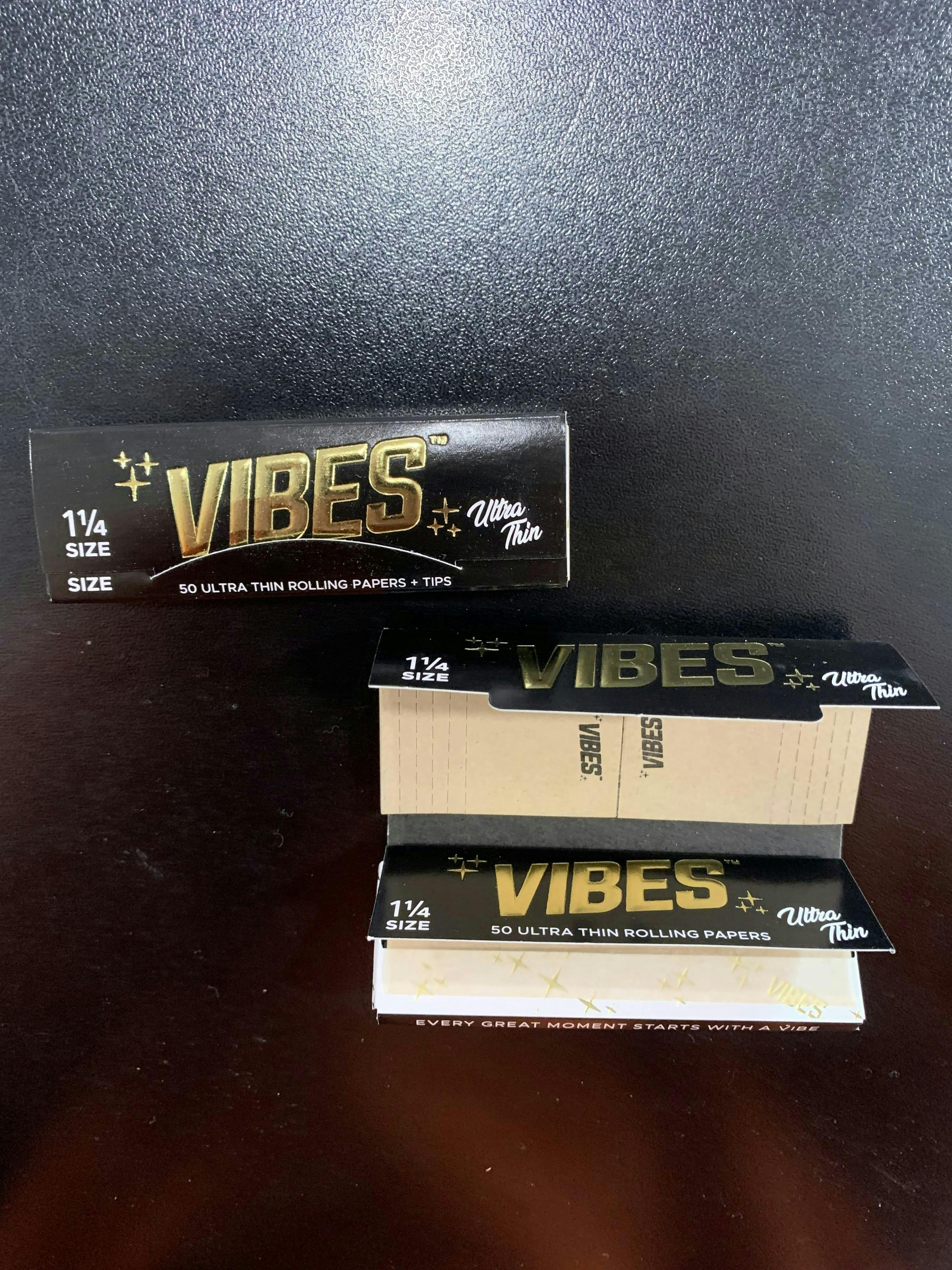 Vibes Papers & Tips 1.25 Ultra Thin (Black) * 21+ NO MED CARD REQUIRED*