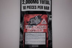 Mojo | Dark Chocolate Bar Dark Raspberry | 2,000mg