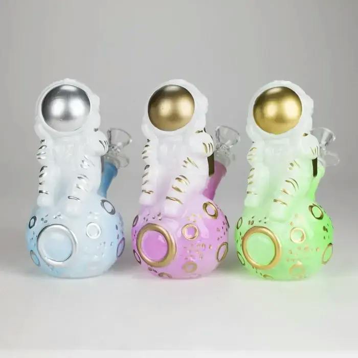 7" 3D Astronaut Glass Bong - Space Inspired Water Pipe
