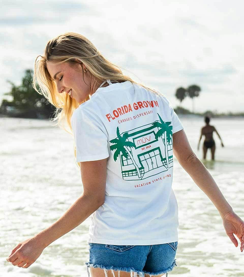 MÜV Vacation State of Mind Short Sleeve Shirt LG at MÜV Cannabis Dispensary