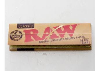 Classic rolling papers- 1 1/4