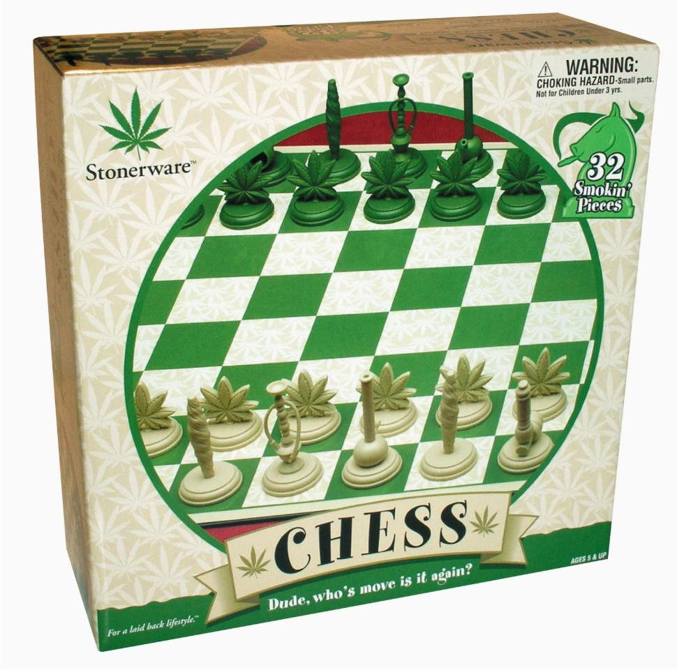 GAME | STONER CHESS SET