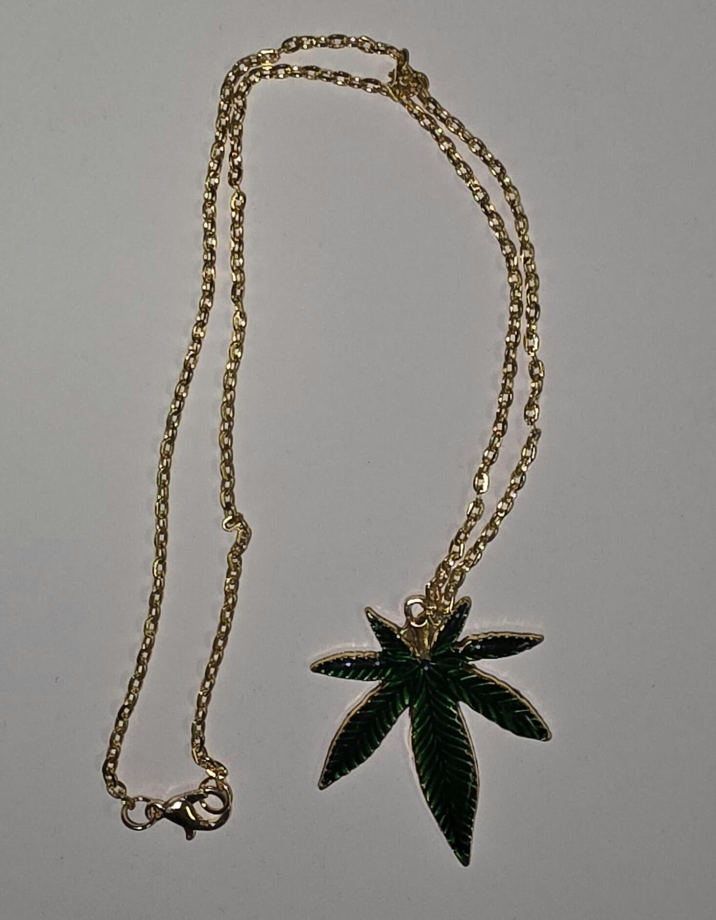 Merch - Weed Leaf Necklace