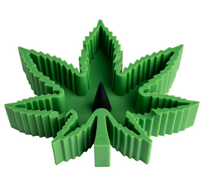 5.5" Cannabis Leaf Ashtray