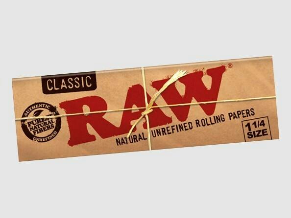 RAW CLASSIC 1 1/4 ROLLING PAPERS
