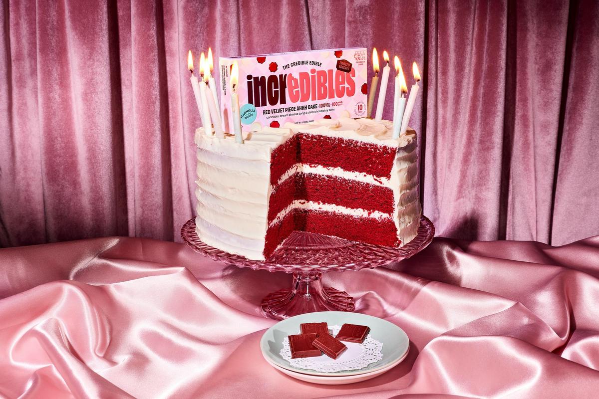 RED VELVET CAKE