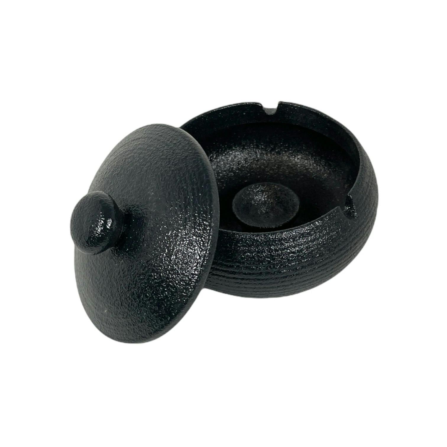 Ceramic Ridged Ashtray with Lid - Black