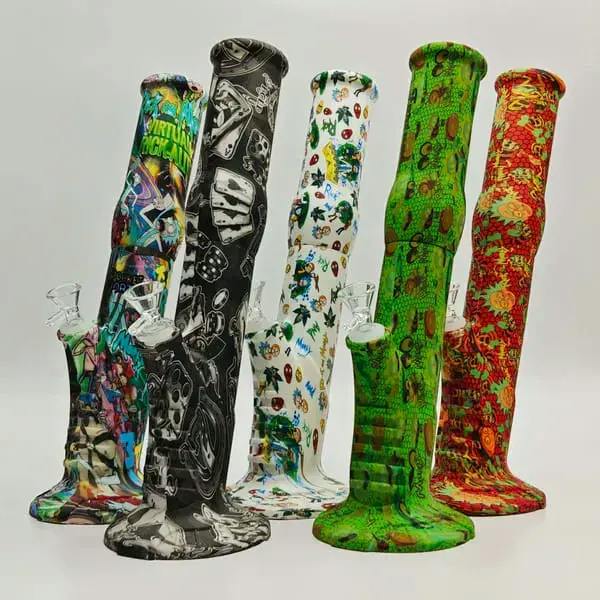 13.5" SILICONE STRAIGHT SHOOTER - SKULLS
