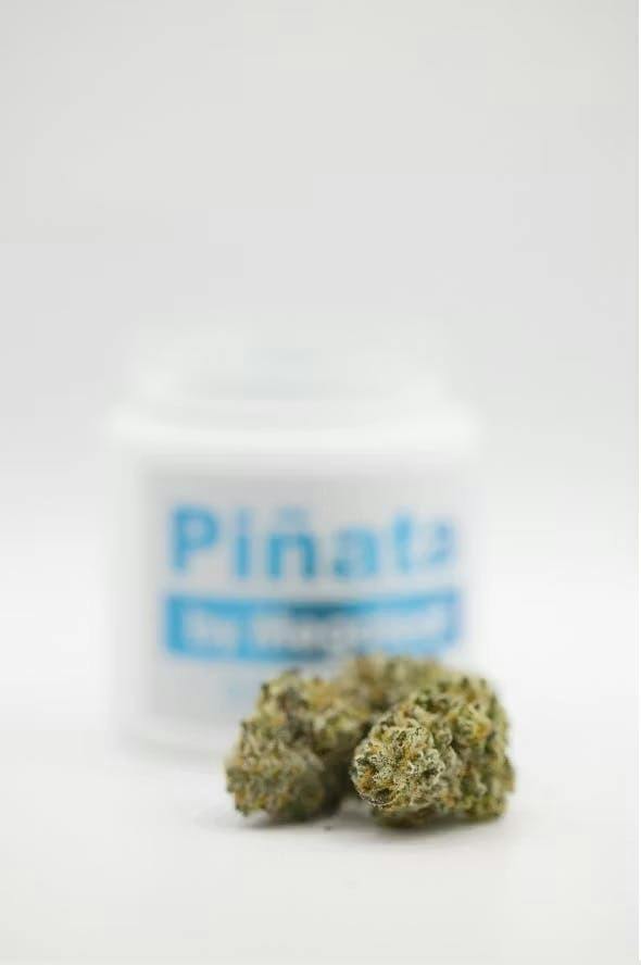 MegaLeaf Pinata Whole Buds 3.5g