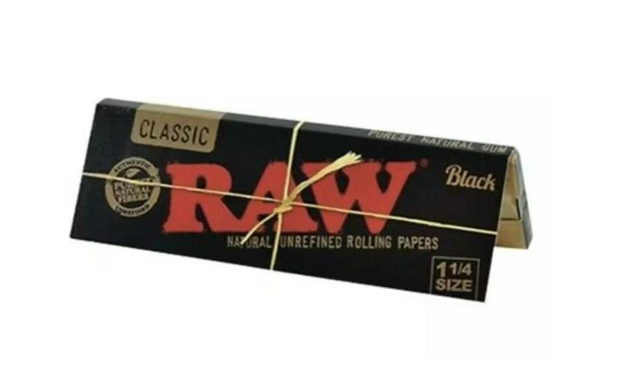 RAW | Black Classic 1 1/4 Rolling Papers | 50 Leaves