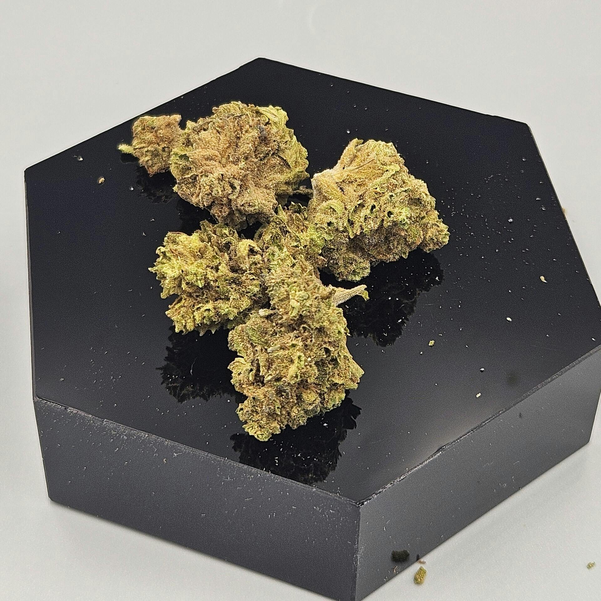 Huff | Bulk Flower | Black Cherry Runtz | Hybrid | 26.45% at Planet Purple Provisioning Center