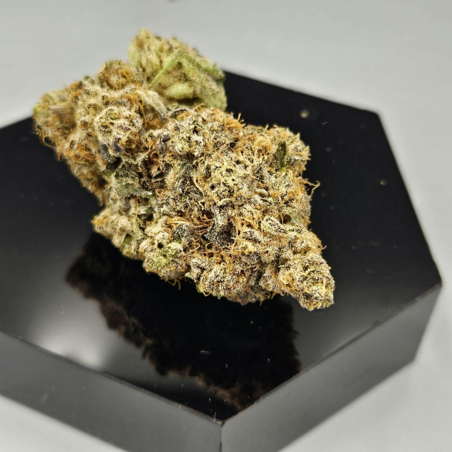 Bubba Kush | Deli Flower | 27.6 | Hybrid- Indica Dominant cannabis product