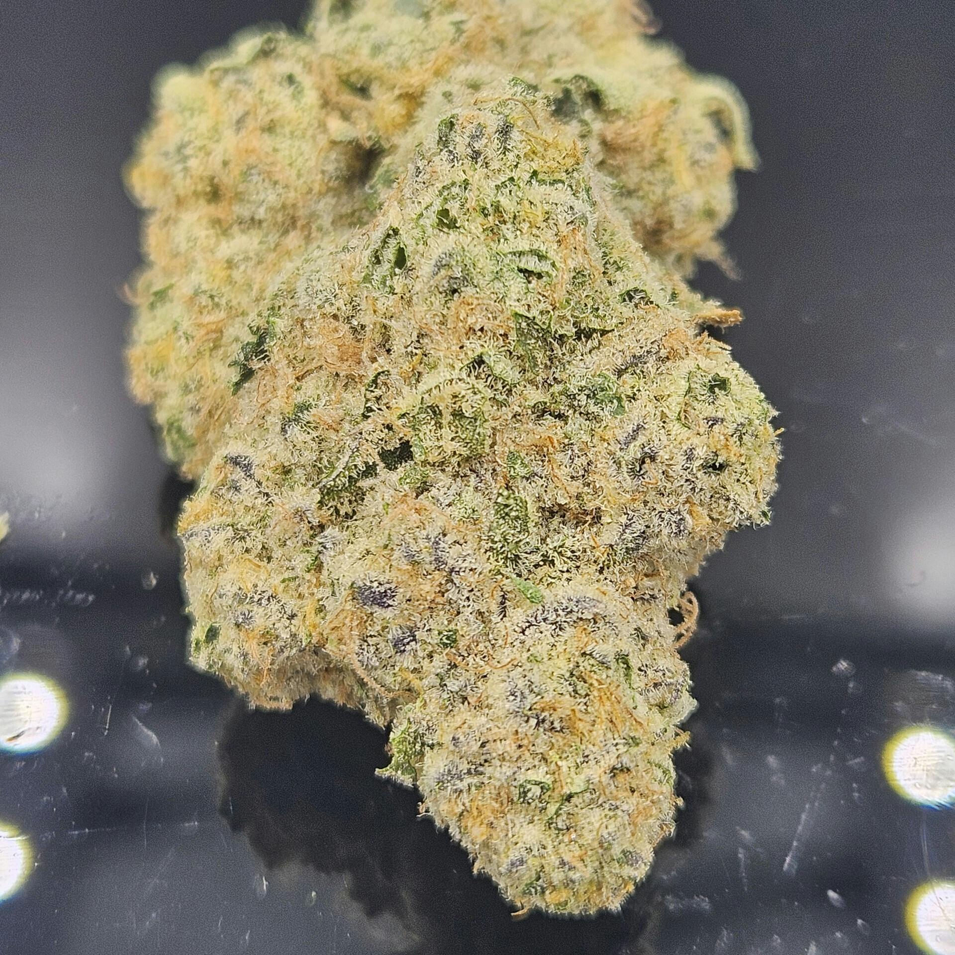 Peaches & Cream | Deli Flower | 25.4% | Sativa cannabis product
