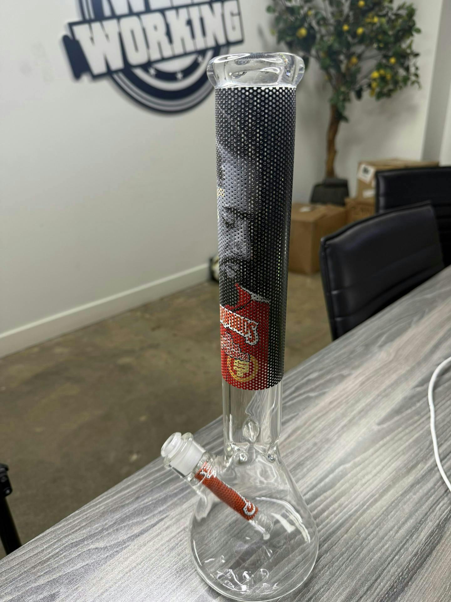 Daddys - 18" Nipsy Logo Backwoods Bong