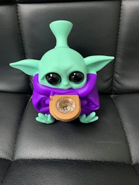 Baby Yoda Silicone Pipe