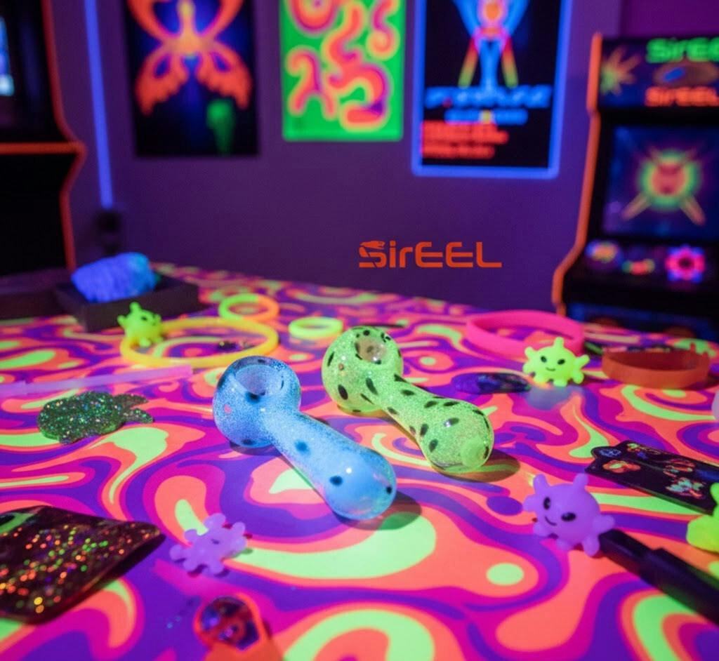 SirEEL Glow in the Dark Spoon Pipe 5"