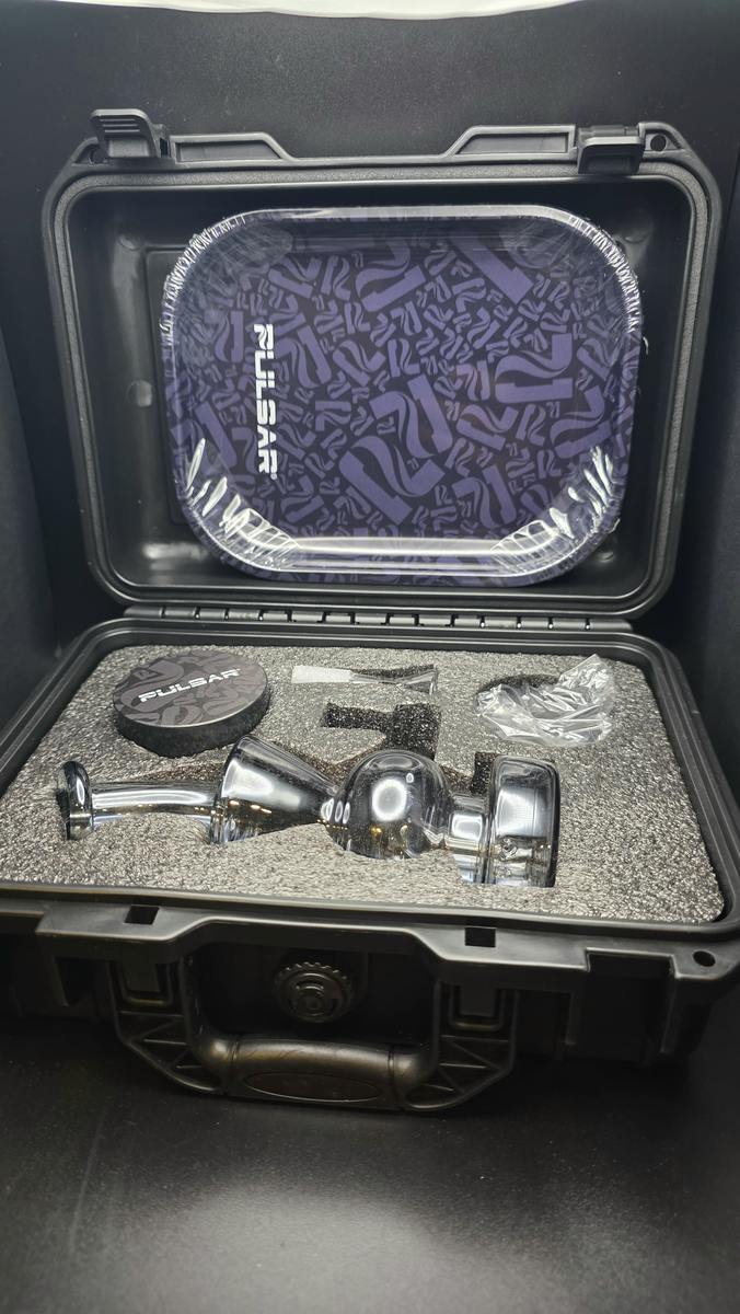 Smoker's Kit ~ Pulsar ~ Bong ~ Soft Case Beaker Bong and Bubbler