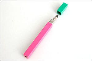 QUEUE Gloss - Pink/Green