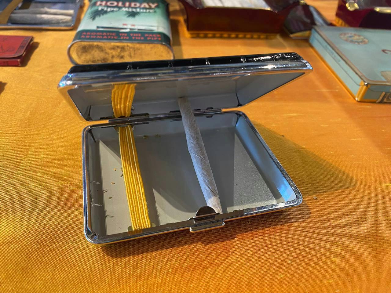 Black Vintage "Pre-roll" Holder - display