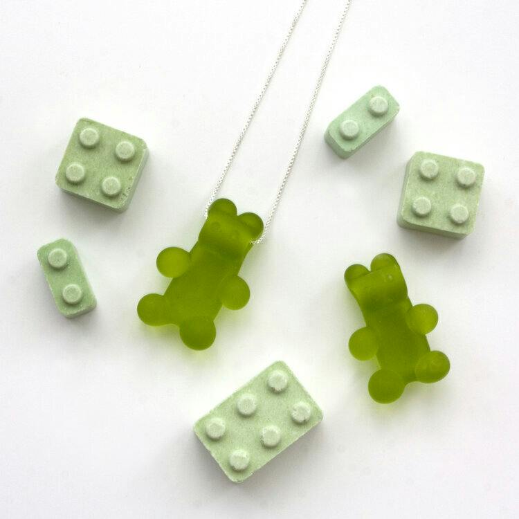 EMMA GERARD - Glass Gummy Bear Necklace - Green - FRK-10