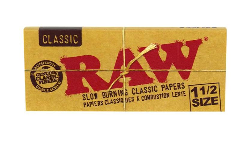 RAW - CLASSIC NATURAL UNREFINED ROLLING PAPERS 1 1/2- CB07-J (LEFT)