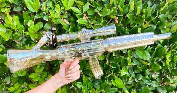 Arsenal - 24" Carbine Machine Gun Bong