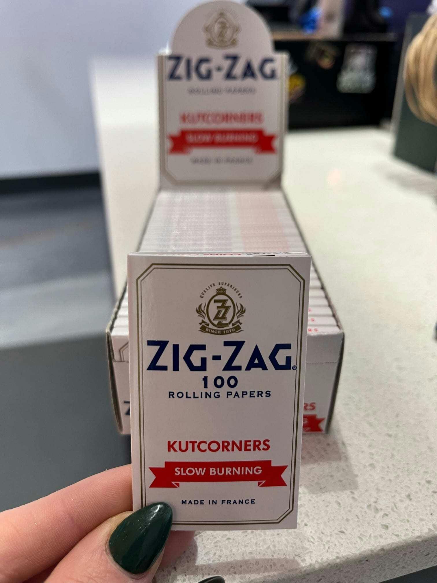 Zig Zag White Papers Kutcorner 1"