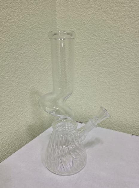Curved Clear Bong w/Ridges