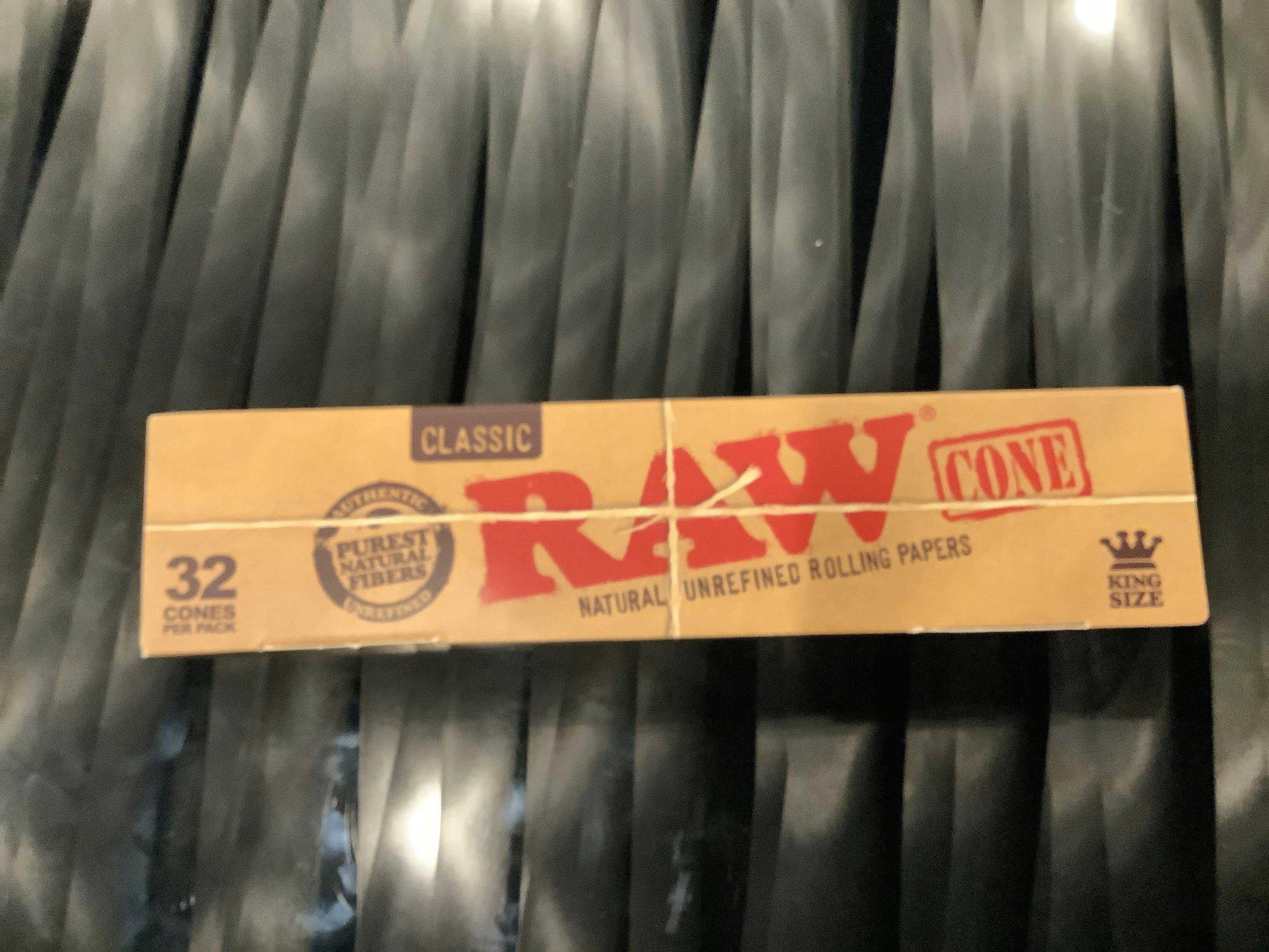 Raw Classic Cones 1 1/4 - 32 pack