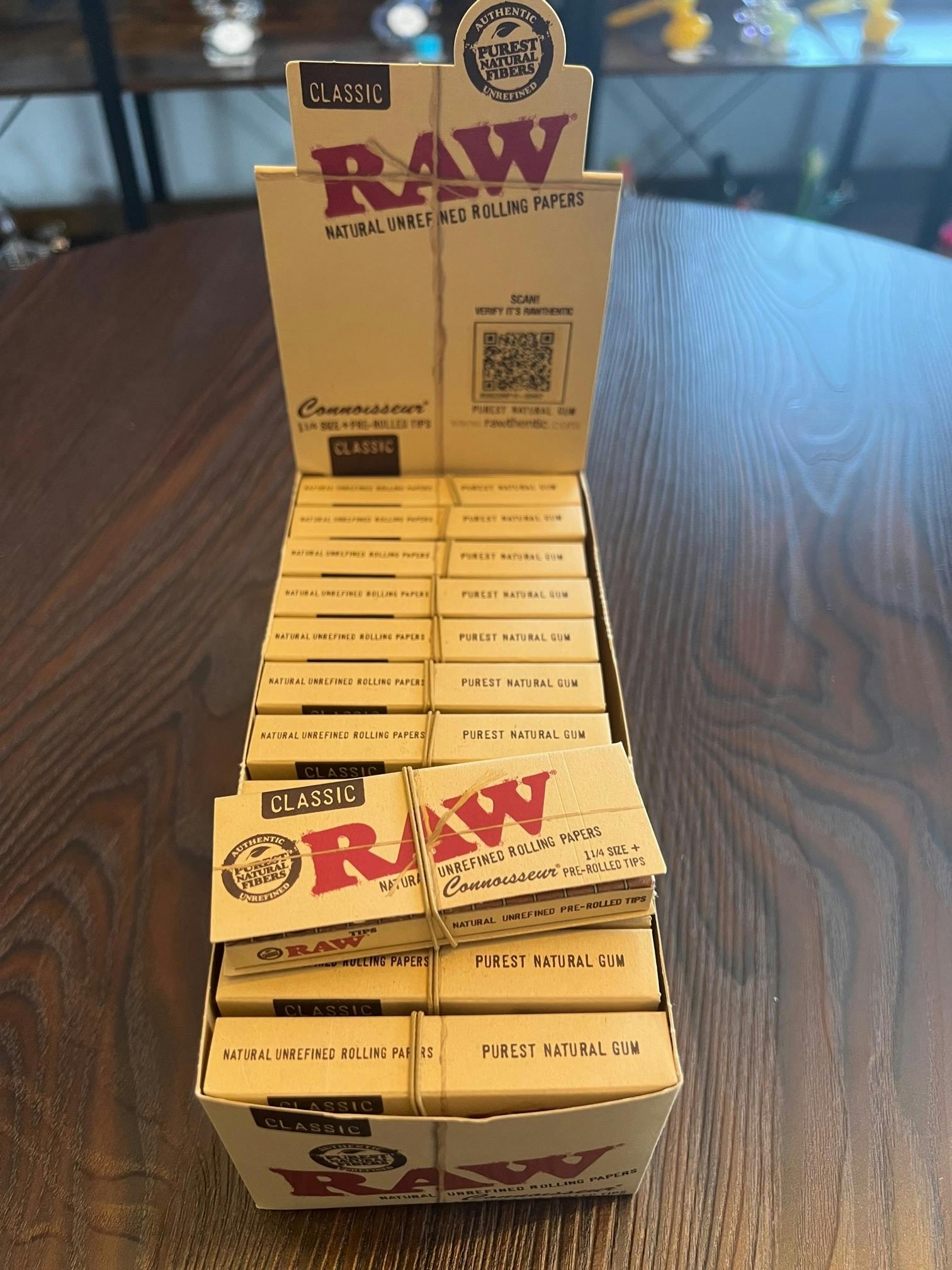 Yellowbird Wholesale-RAW Classic Connoisseur 1¼ at The Stash & Co.