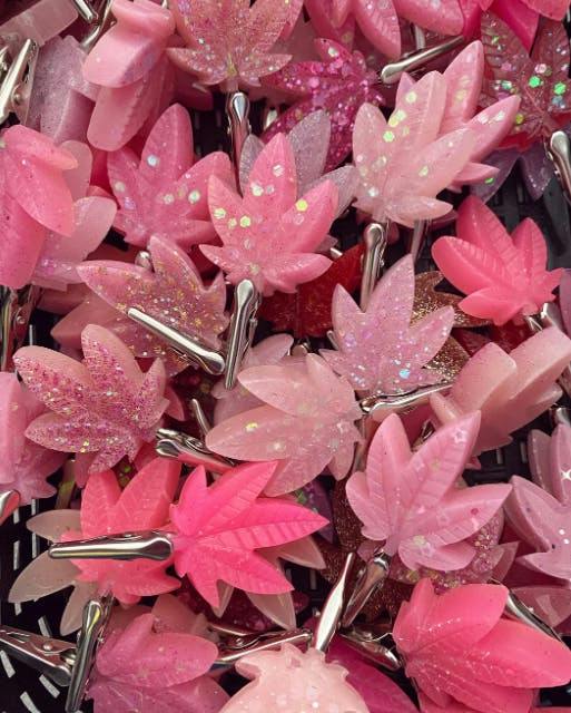 Trap Mami - Weed Leaf Roach Clip
