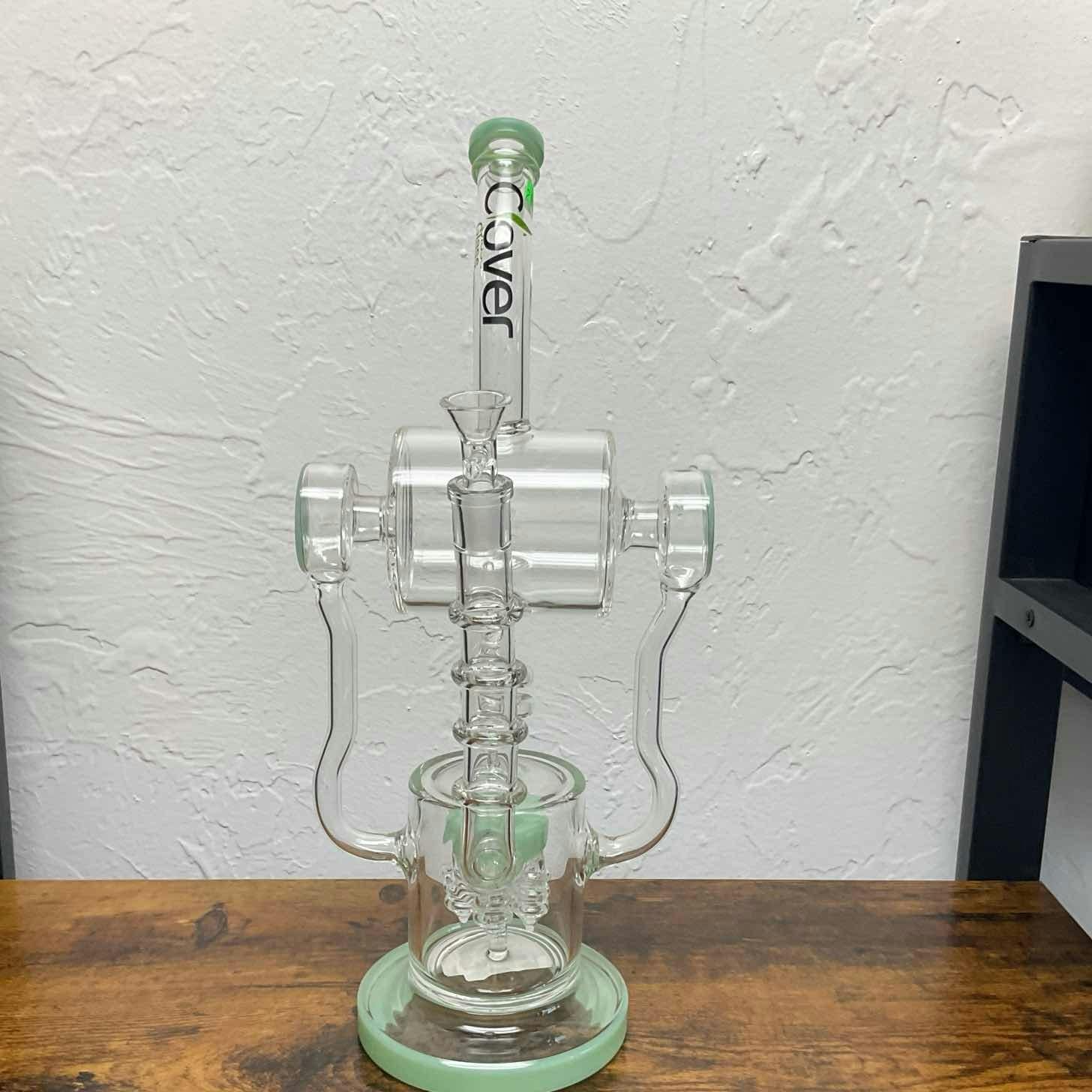 CLOVER GLASS PIPE - LIGHT GREEN BOTTOM RIM