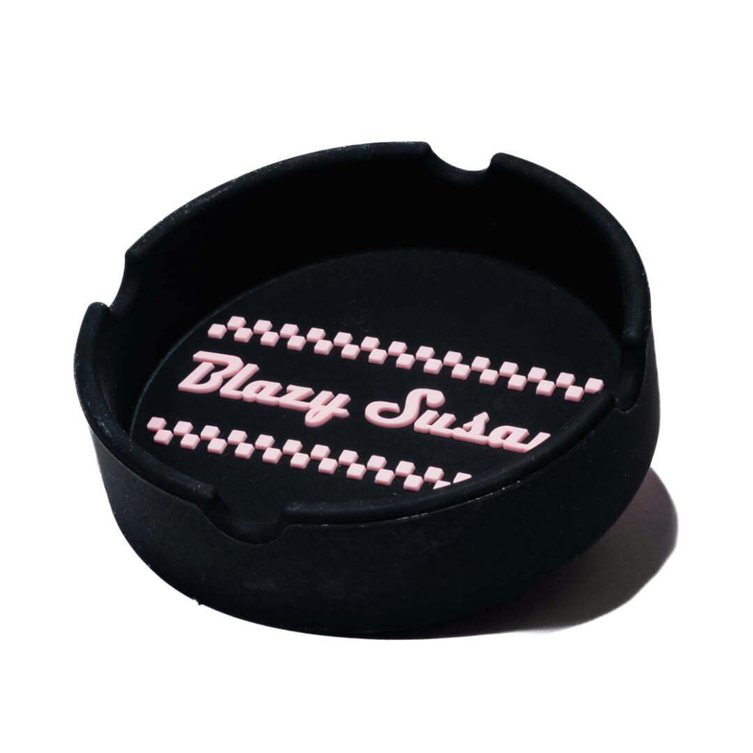 Blazy Susan - Silicone Ashtray - **BLACK**