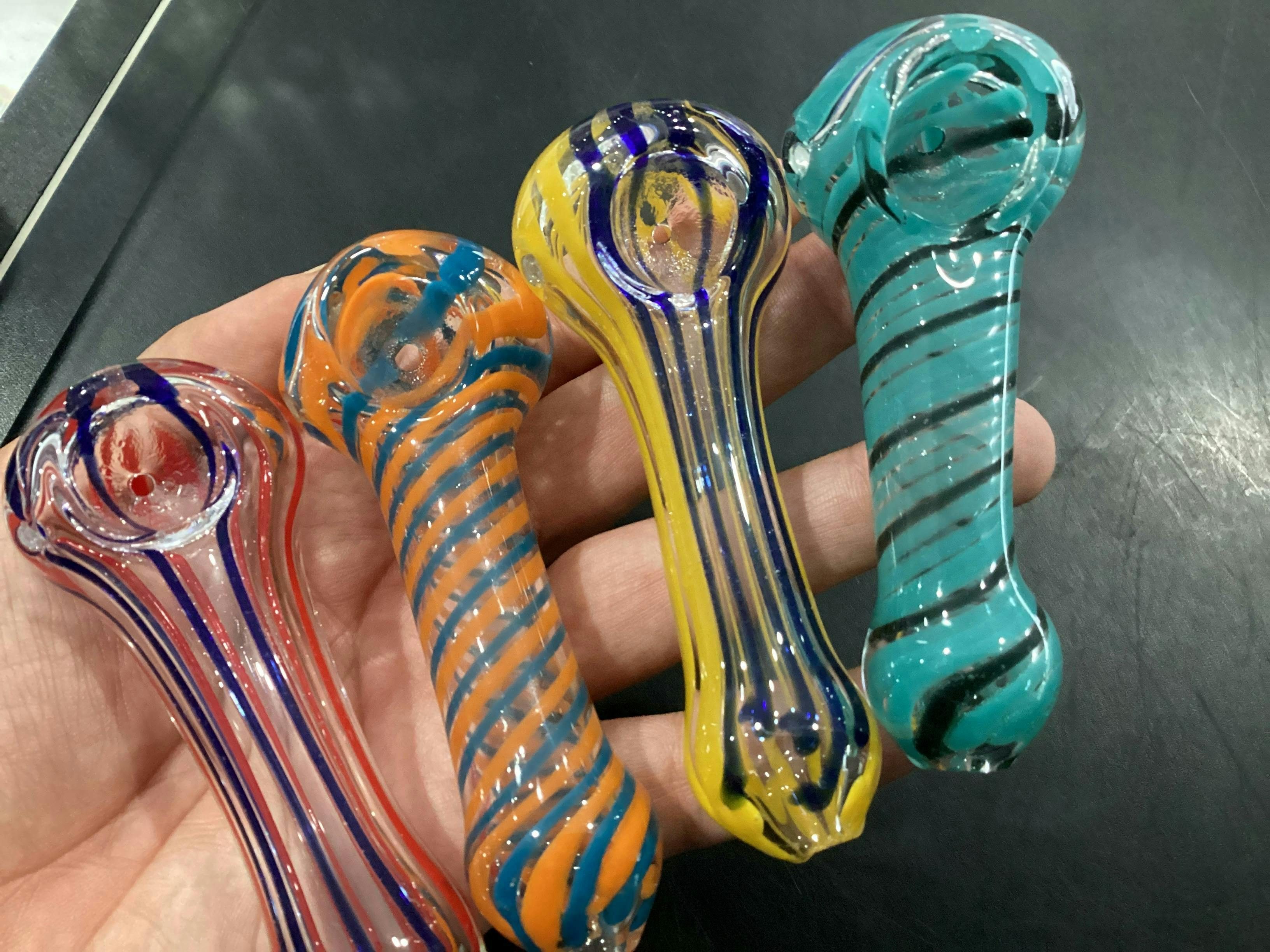 Medium sized pipe 4$ - 20 items