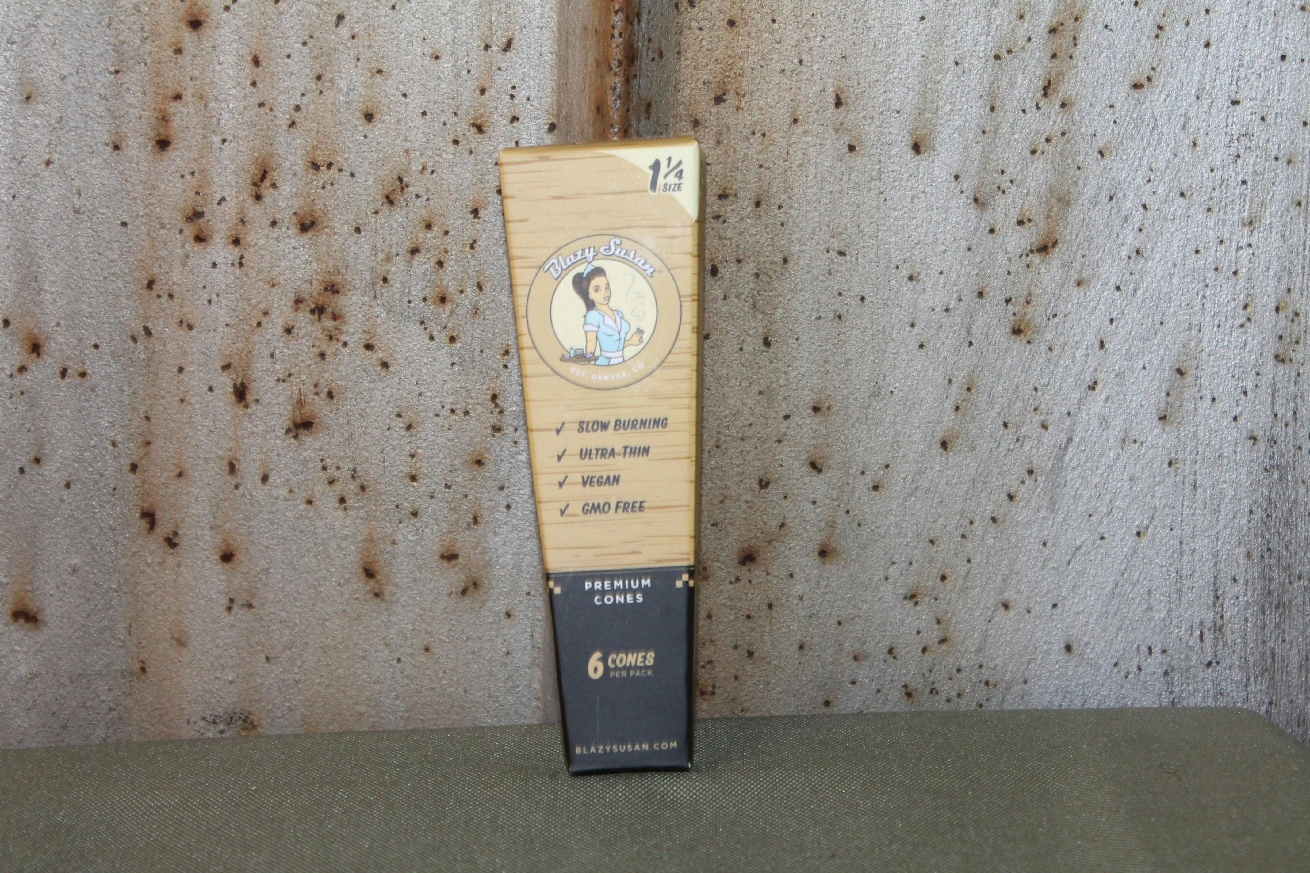 RCD I Blazy Susan Natural Cones 1 1/4