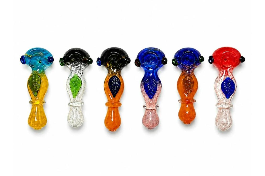 Leaf Design Glass Hand Pipe - 3"