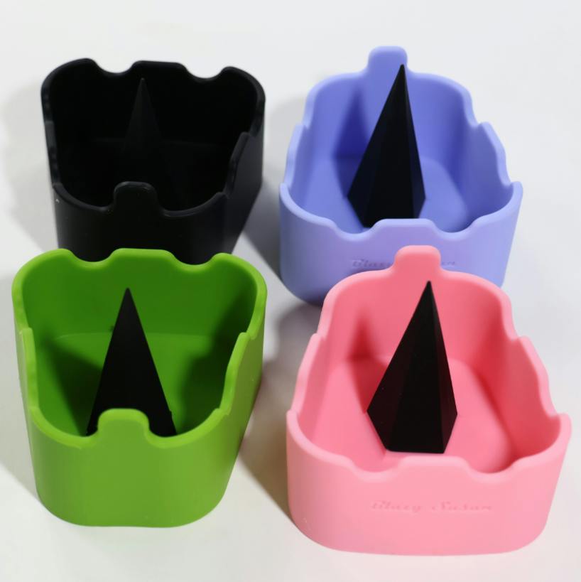 BLAZY SUSAN SILICONE ASHTRAY