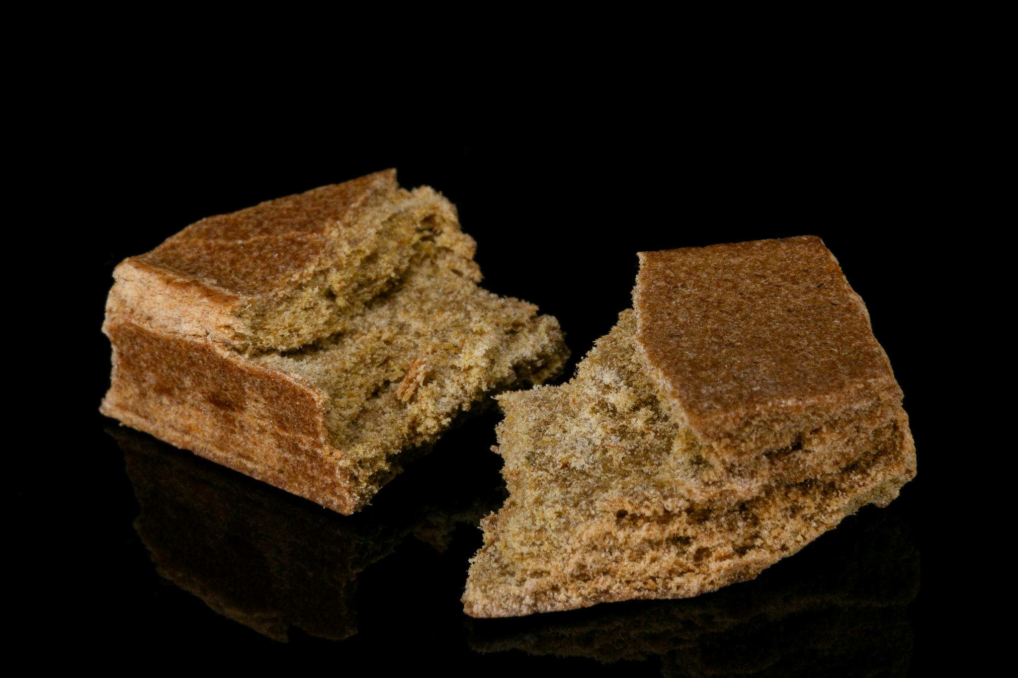 OSHC - Brick Hash - 1g - Moroccan Cream - Indica