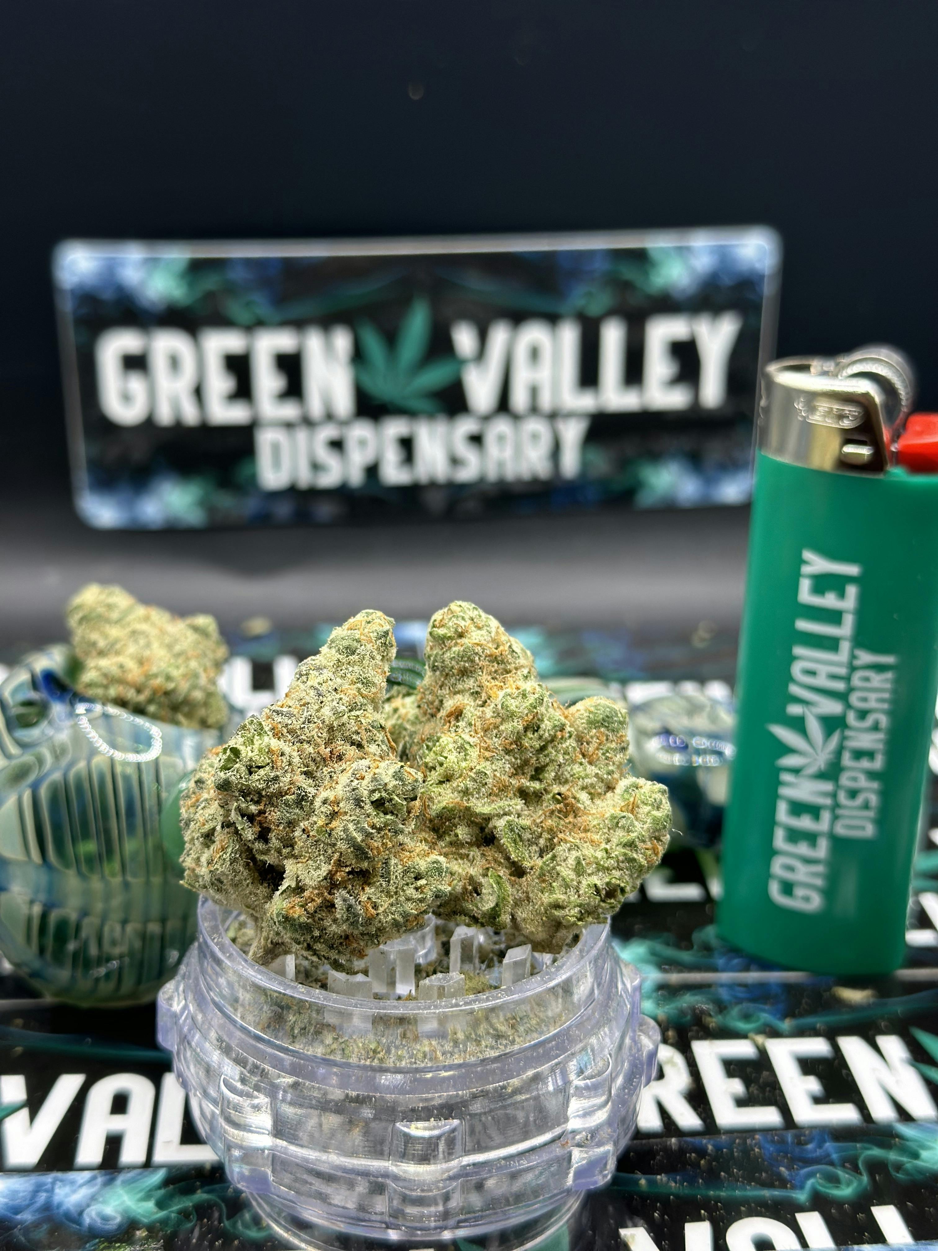 Connoisseur Shelf - Strawberries & Cream (S)