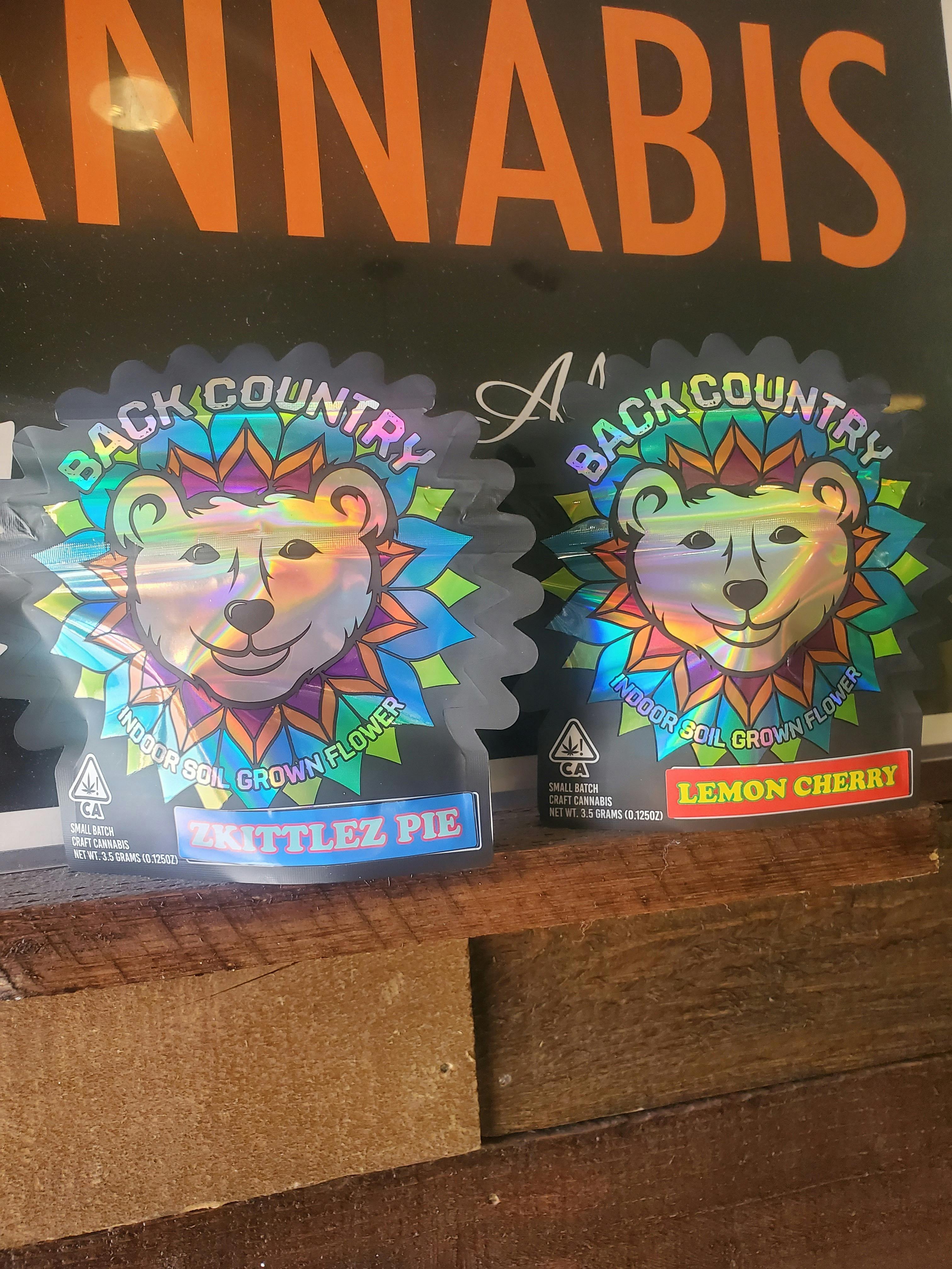 BACK COUNTRY Heir Heads 1/8oz Flower