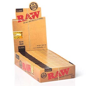 RAW Classic Rolling Papers 1¼" - Regular