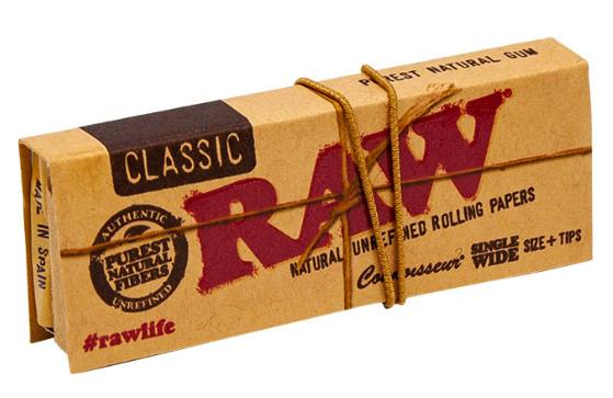 RAW CLASSIC CONNOISSUER ROLLING PAPERS W/ TIPS (1.25)