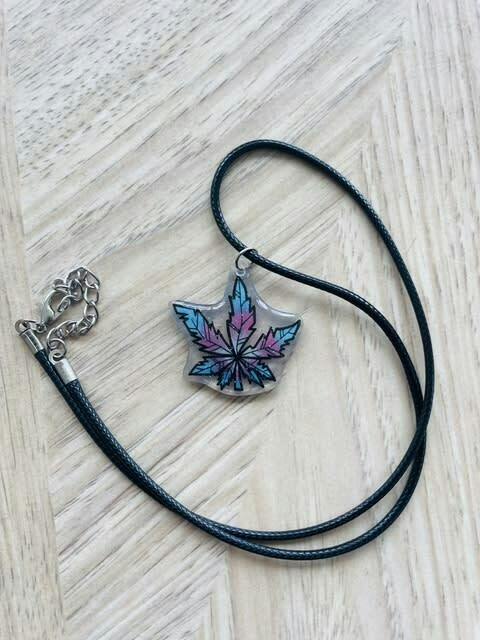 ASH'S ART: WEED NECKLACE (BLUE AND PINK)