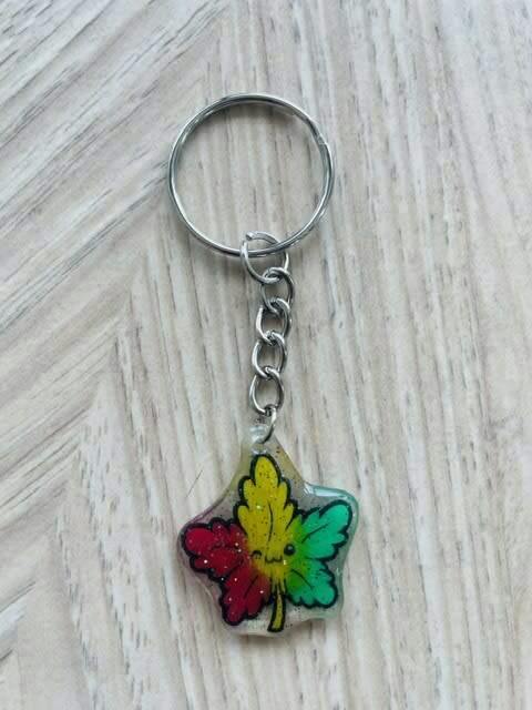 ASH'S ART: WEED KEYCHAIN (CUTE)