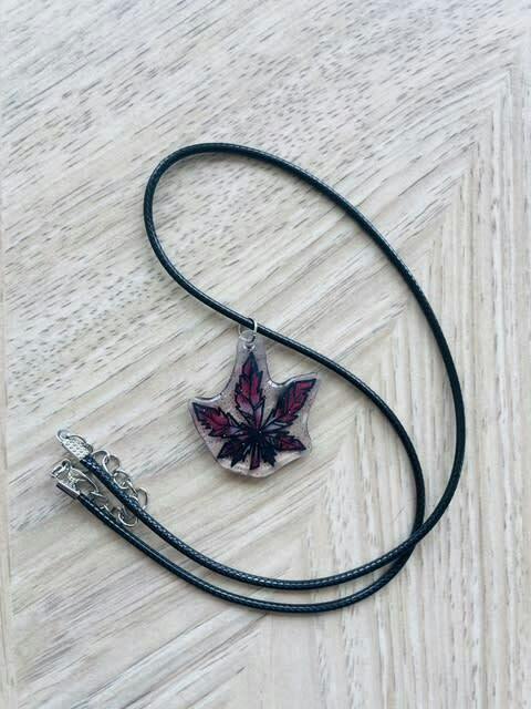 ASH'S ART: WEED NECKLACE (RED AND WHITE)