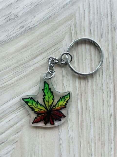 ASH'S ART: WEED KEYCHAIN (RASTA)