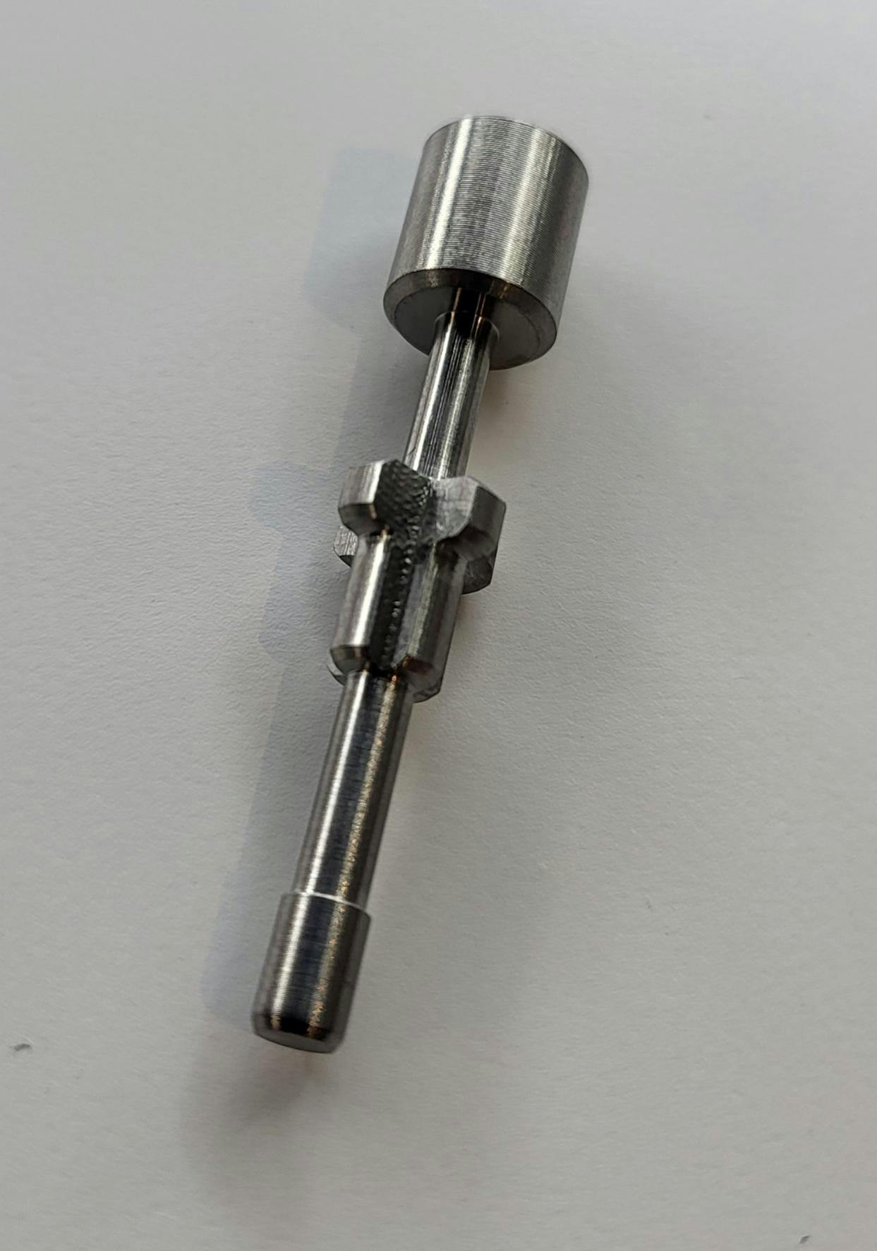 Assorted metal dab nail